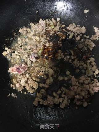 炸酱菠菜面的做法步骤:4