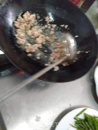 香肉辣酱的做法步骤:2