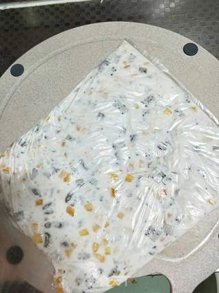 家庭版炒酸奶的做法步骤:4