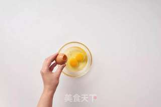 蛋壳布丁 | 蛋壳碎了？别担心，里面有布丁！的做法步骤：1