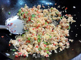 香草肠黄金咖喱炒饭的做法步骤:12