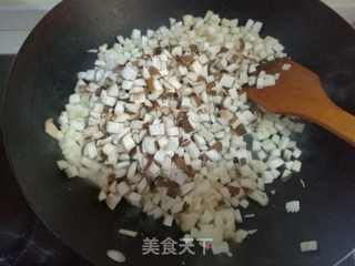 比肉包还香的菌包家常做法,孩子说比买的包子好吃一百倍的做法步骤:4