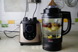 银耳芡实红枣浆的做法步骤:3