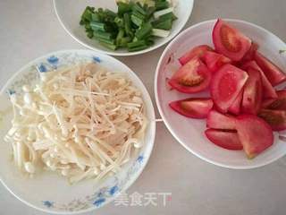 番茄金针鱼片汤的做法步骤:2