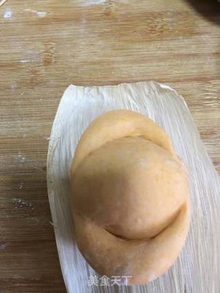 胡萝卜元宝馒头的做法步骤:15