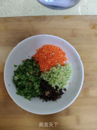 白菜胡萝卜包的做法步骤:2