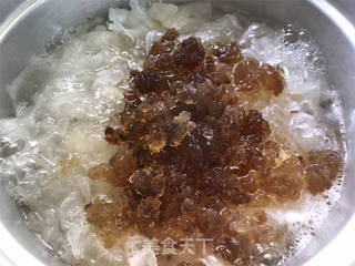 蔓越莓桃胶银耳羹的做法步骤:4
