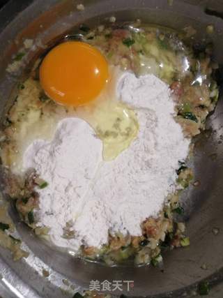 莲藕肉饼的做法步骤：3