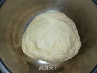 玉米面豆沙水煎包的做法步骤:3