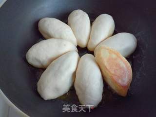 玉米面豆沙水煎包的做法步骤:13