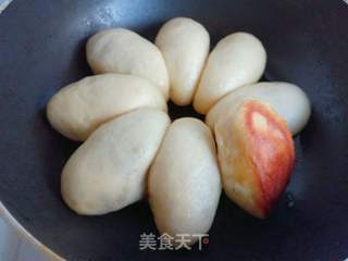 玉米面豆沙水煎包的做法步骤:16