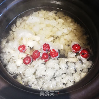 冰糖银耳莲子羹——秋冬美容养颜全靠它的做法步骤:6