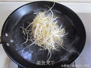 香菇肉酱菠菜面的做法步骤:12