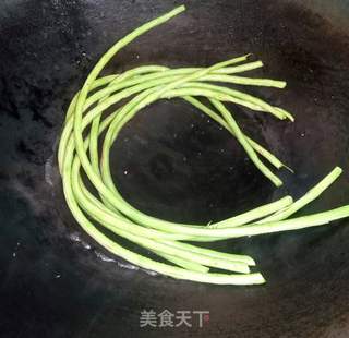 豇豆煎鸡蛋饼的做法步骤：2
