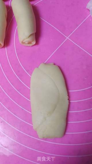 苏氏豆沙蛋黄月饼的做法步骤:8