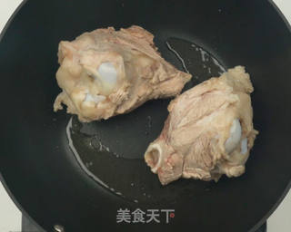 大棒骨熬的大骨头汤的做法步骤:4