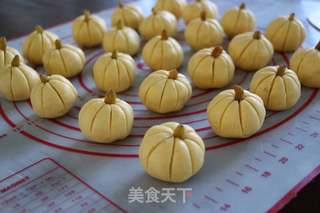 南瓜包的做法步骤:10