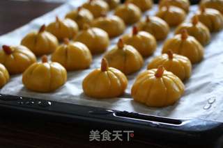 南瓜包的做法步骤:11