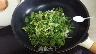 香菜炒鸡丝的做法步骤:4