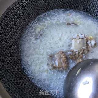 香菜排骨石斛粥的做法步骤:9