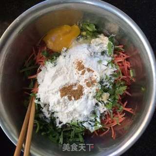 香菜胡萝卜丸的做法步骤:5