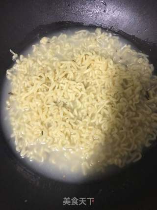 煮火鸡面的做法步骤：3