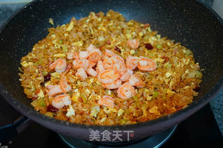酱油虾仁炒饭的做法步骤:14