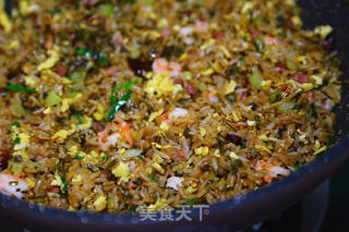 酱油虾仁炒饭的做法步骤:16