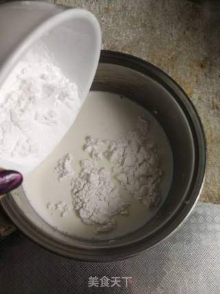 糖水铺的牛奶方砖的做法步骤:3