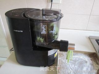 财鱼菠菜面的做法步骤:2