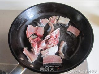 财鱼菠菜面的做法步骤:3