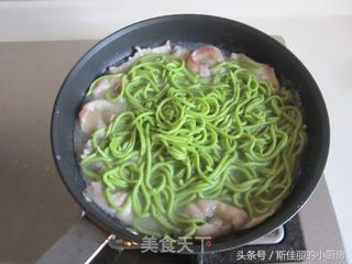 财鱼菠菜面的做法步骤:11