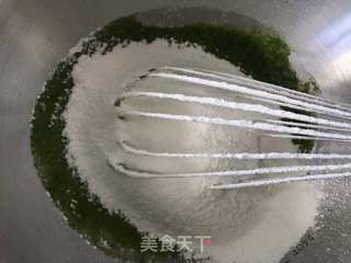 海盐菠菜戚风的做法步骤:3