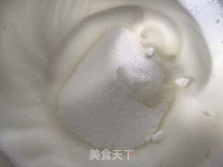海盐菠菜戚风的做法步骤:7
