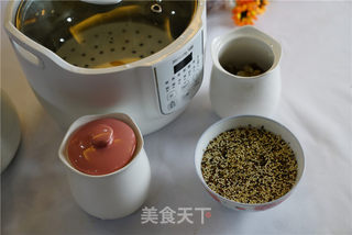 牛奶藜麦桃胶的做法步骤:3