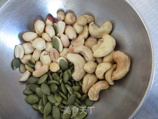 草莓雪花酥的做法步骤:2
