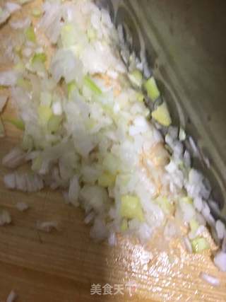 猪肉芹菜馅饺子的做法步骤:5