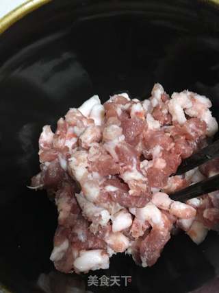 猪肉芹菜馅饺子的做法步骤:3