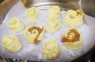 玫瑰花卷的做法步骤:11