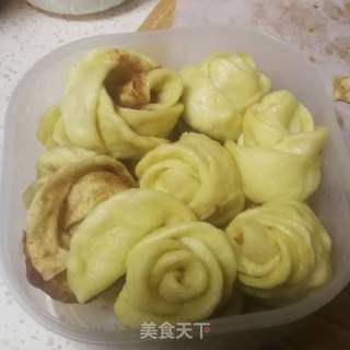 玫瑰花卷的做法步骤:12