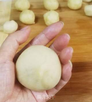 鲜肉月饼的做法步骤:10