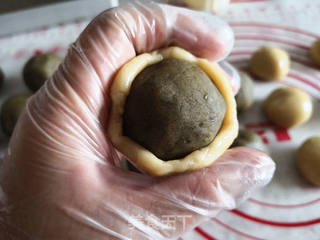 绿豆沙蜜豆月饼的做法步骤:8