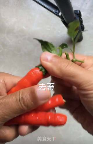 家庭自制辣椒的做法步骤:2