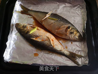 烤鳞鲫鱼的做法步骤:7