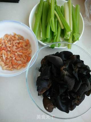 芹菜鸡蛋水饺的做法步骤:4
