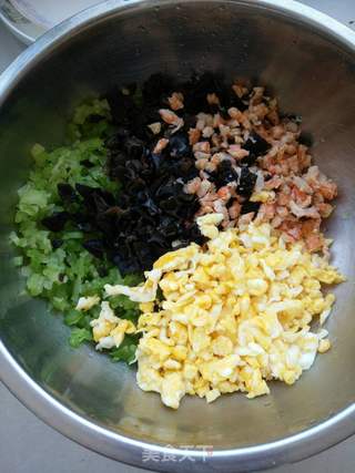 芹菜鸡蛋水饺的做法步骤:5