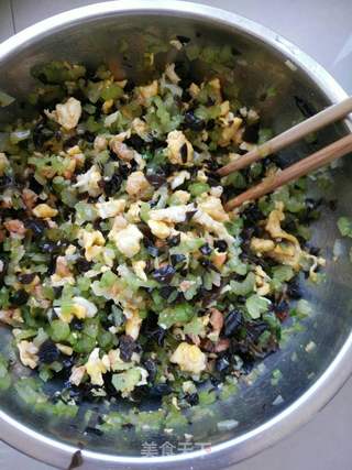 芹菜鸡蛋水饺的做法步骤:7