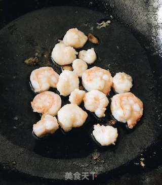 虾仁什锦炒饭的做法步骤:4
