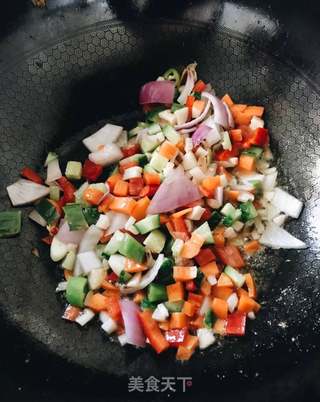虾仁什锦炒饭的做法步骤:5