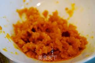 南瓜大黄米粥的做法步骤:2